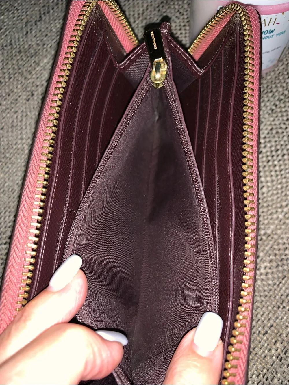 COACH ZIPPY metallic pink/burgundy wallet EUC w/Aminnah Donut Sugar Polish